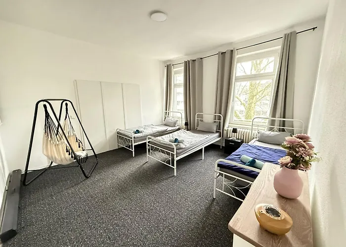 Gemuetliche, Helle, Ruhige Wohnung Im Zentrum Von Duesseldorf